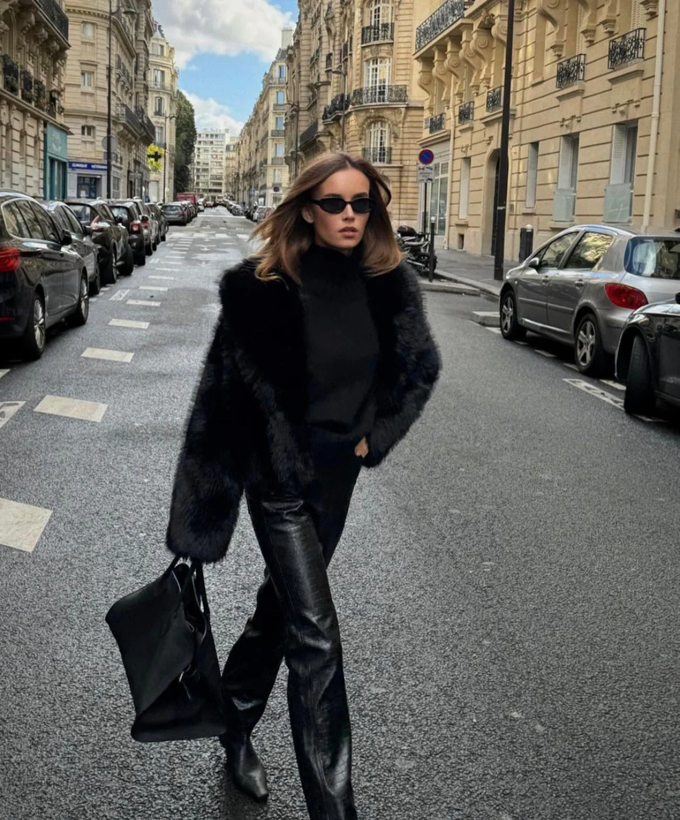 DEMURE - FAUX FUR COAT - Image 4