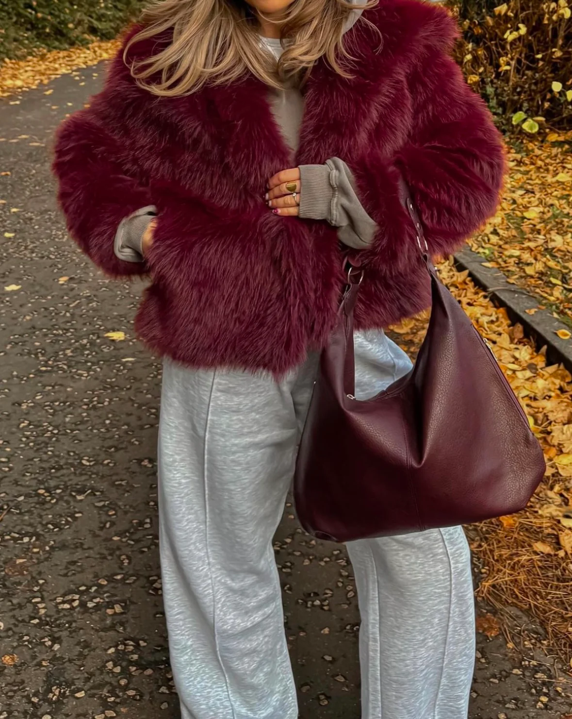 DEMURE - FAUX FUR COAT - Image 2