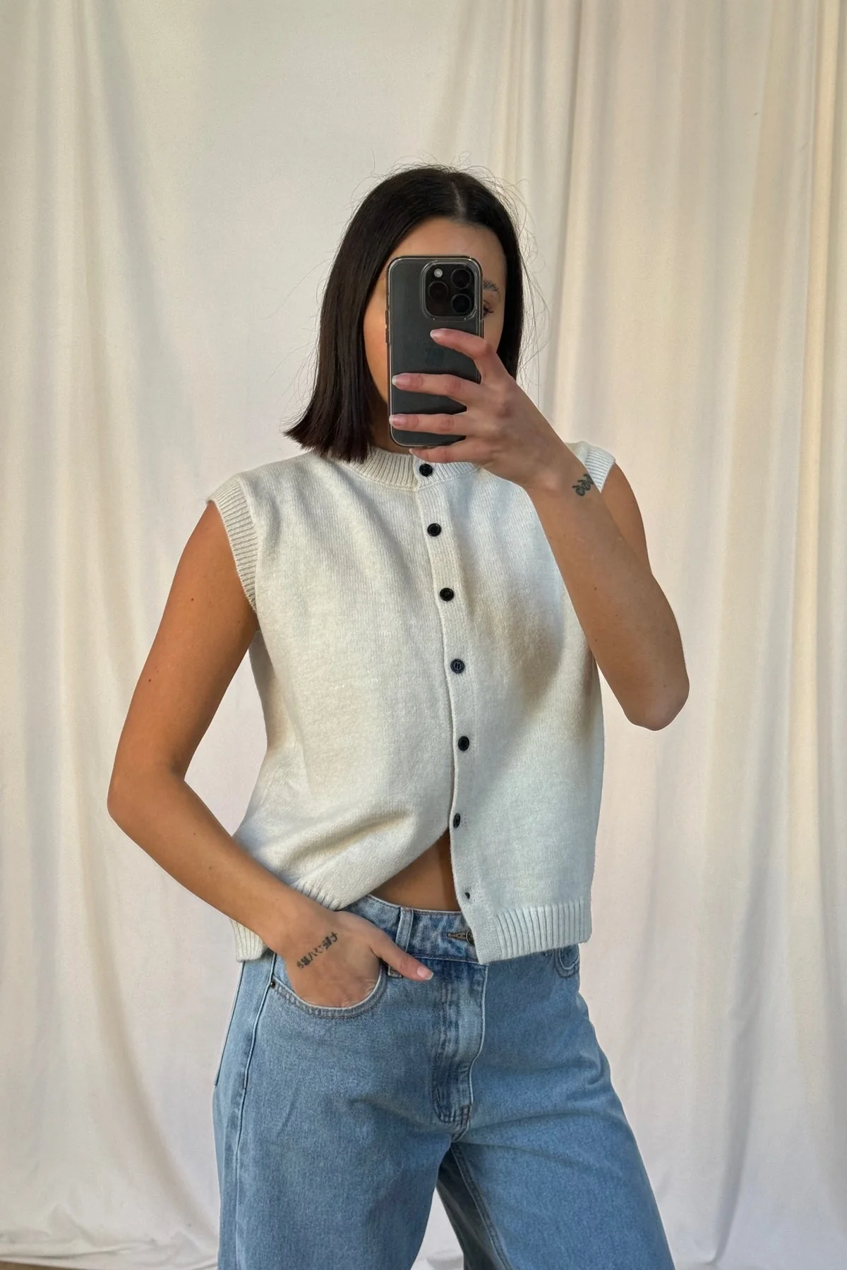 AMELIA - KNITTED BUTTONED VEST - Image 3