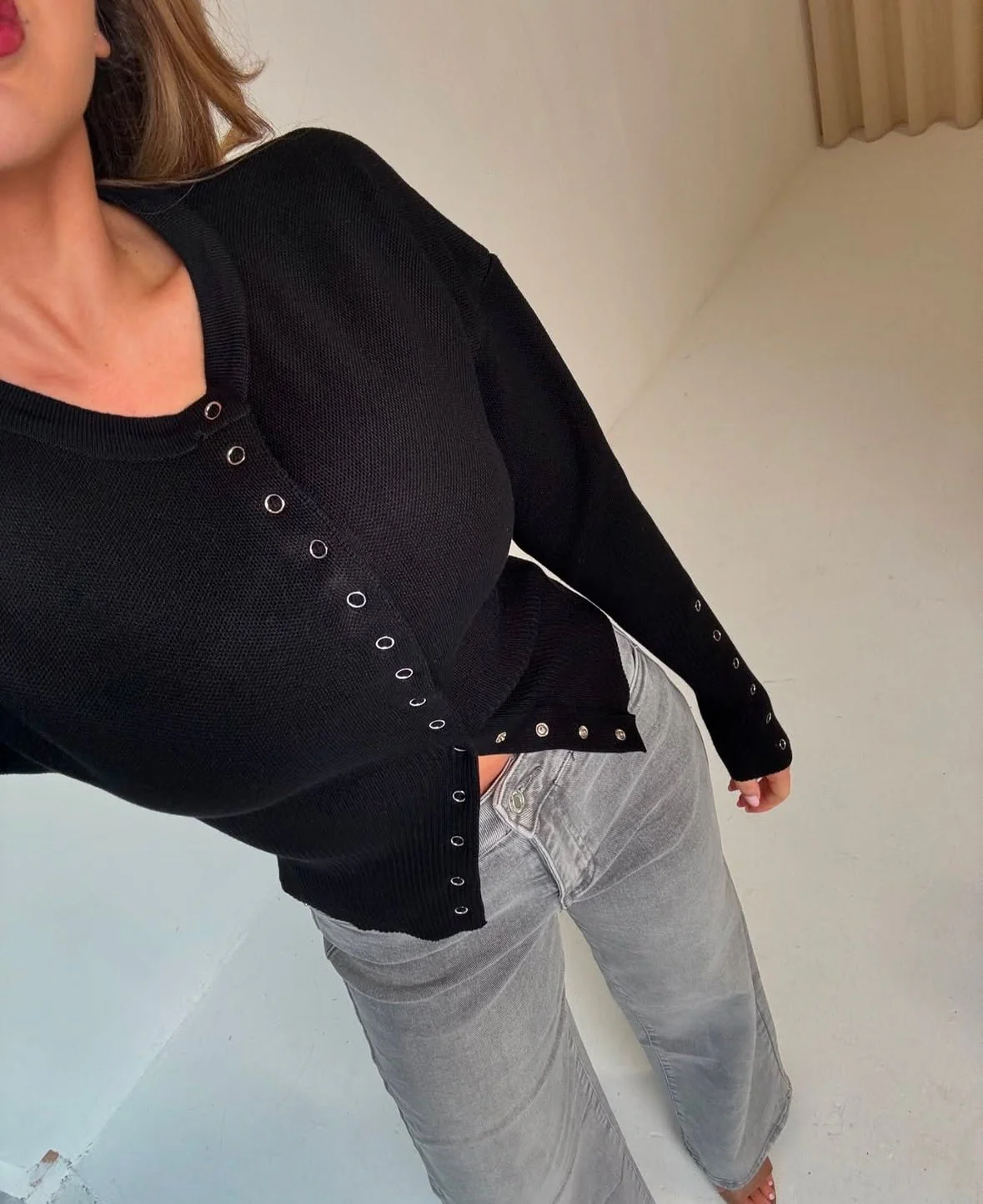 GINA - RIBBED BUTTON CARDIGAN - Image 4