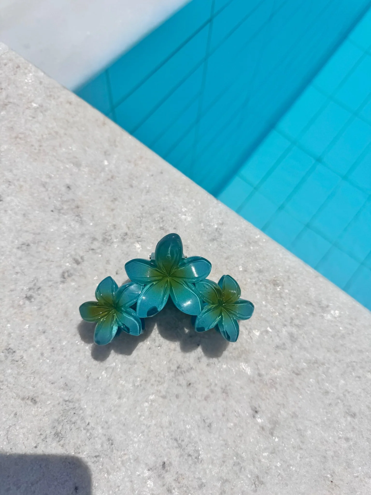 LILLY - FLOWER CLAW CLIP - Image 3