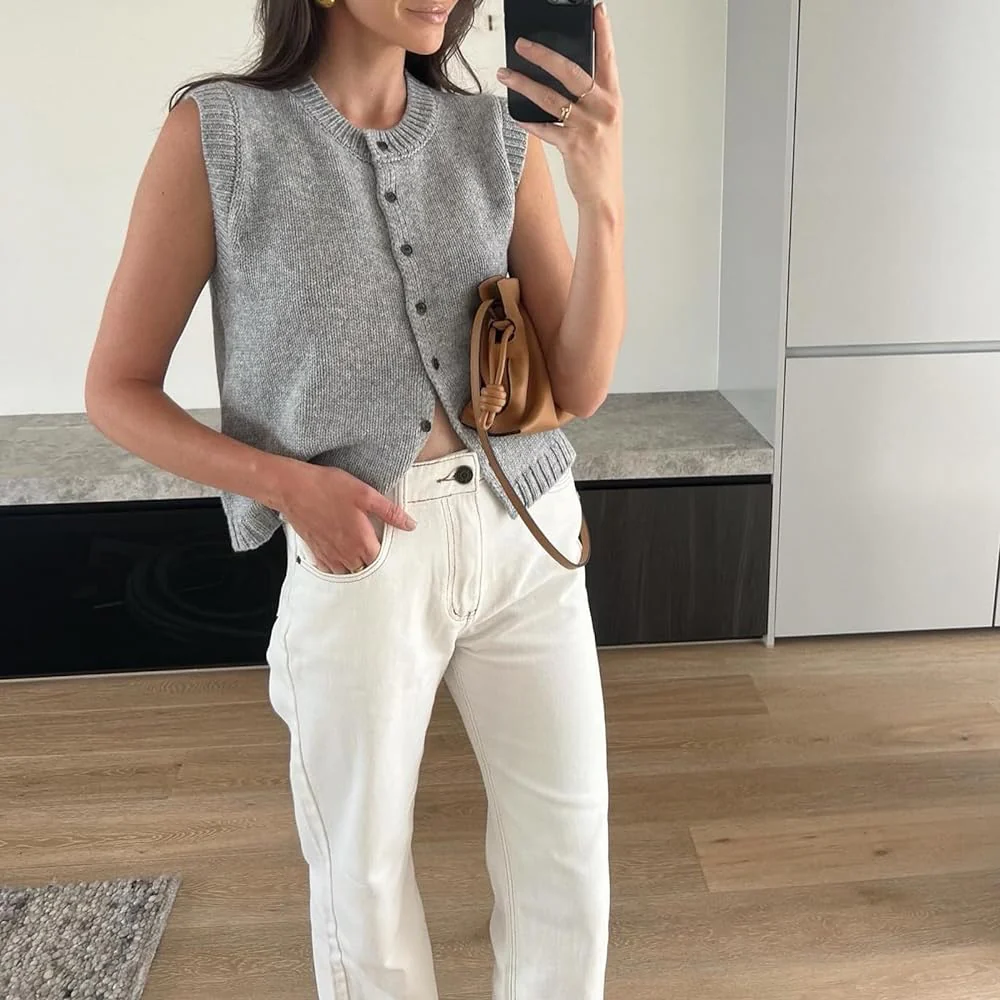 AMELIA - KNITTED BUTTONED VEST - Image 4